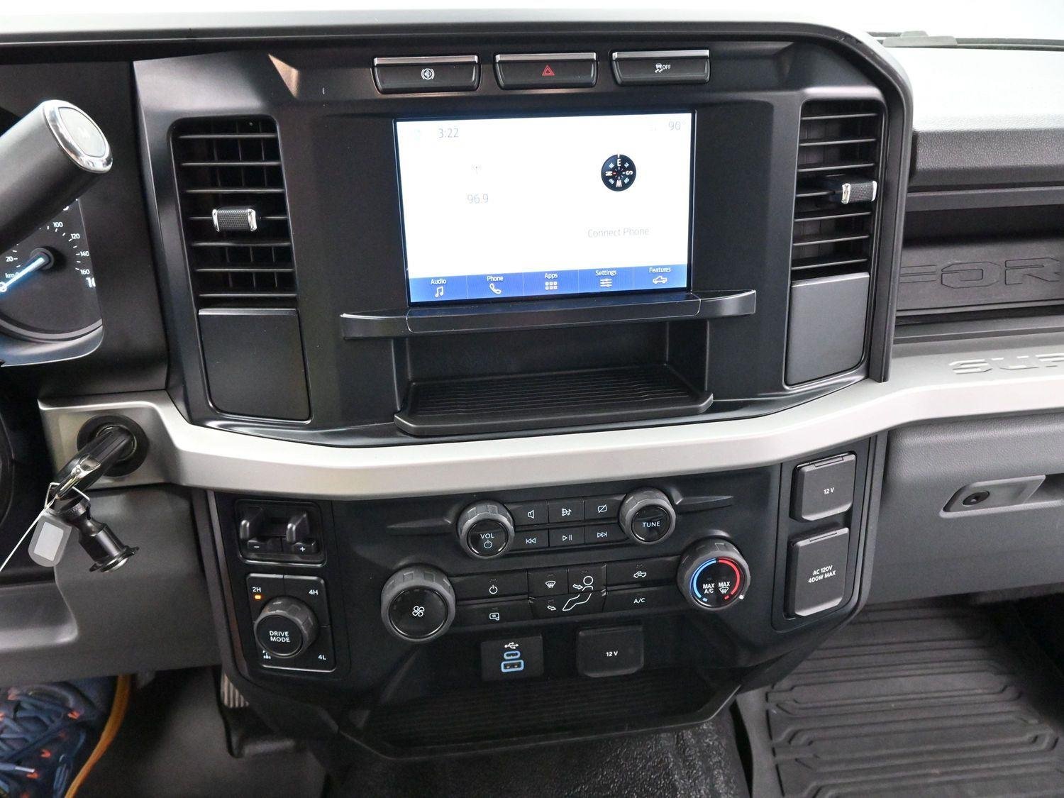 Used 2023 Oxford White Ford XL image 19