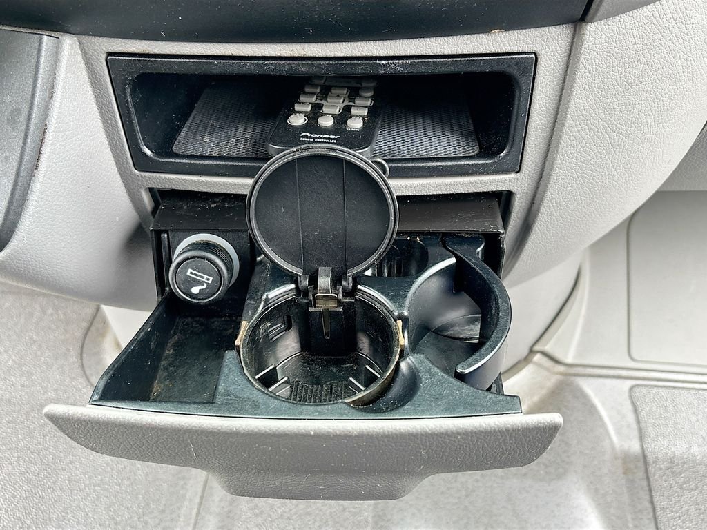 Used 2016 White Mercedes-Benz Base image 19