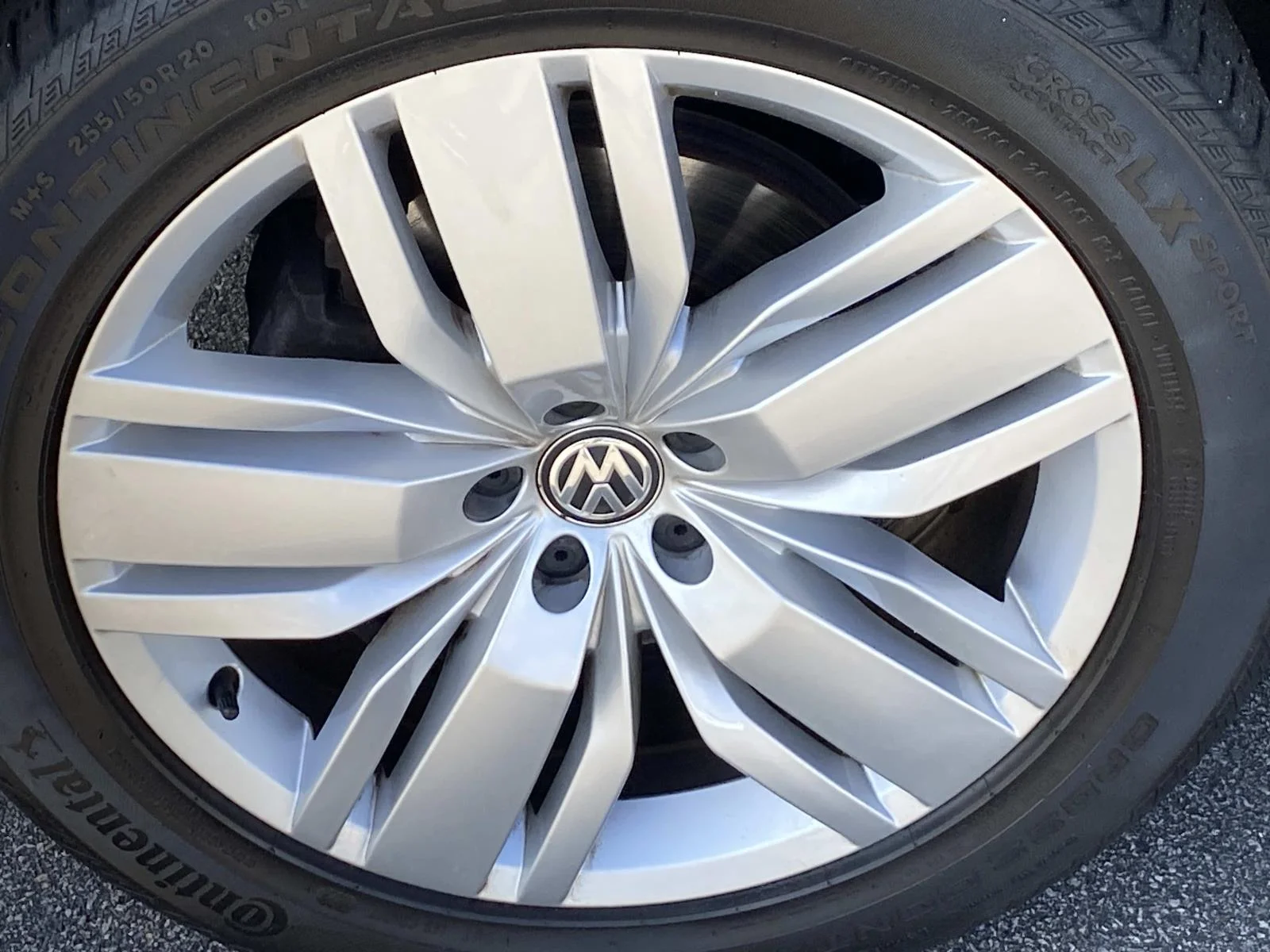 Used 2019 Platinum Gray Metallic Volkswagen 3.6L V6 SE w/Technology 4MOTION image 25