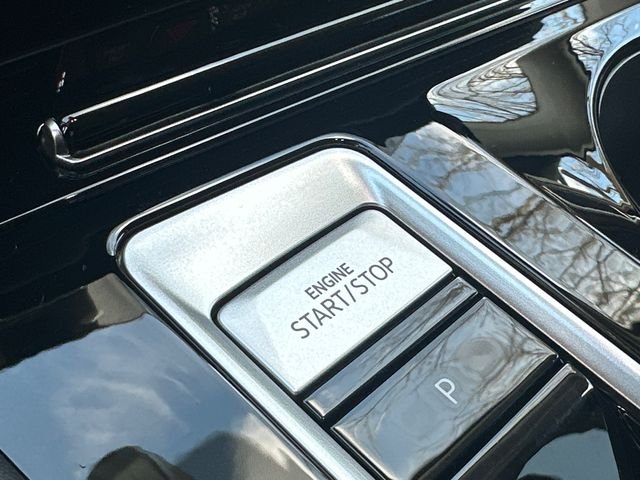 New 2026 White Volkswagen 2.0T SE w/Technology image 24