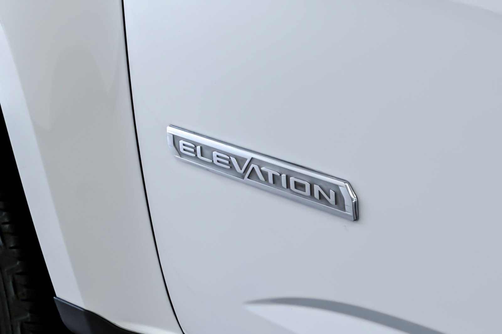 Used 2021 Summit White GMC 4WD Elevation image 26