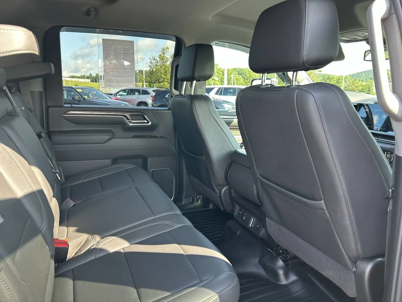 Used 2024 Summit White Chevrolet LTZ image 19