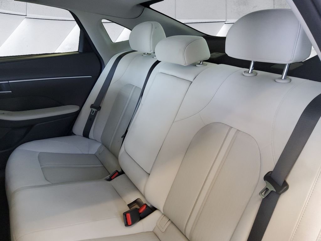 Used 2024 White Hyundai SEL image 18
