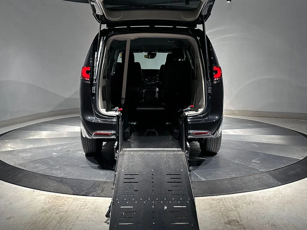 2022 Chrysler Pacifica Touring L - Photo 8