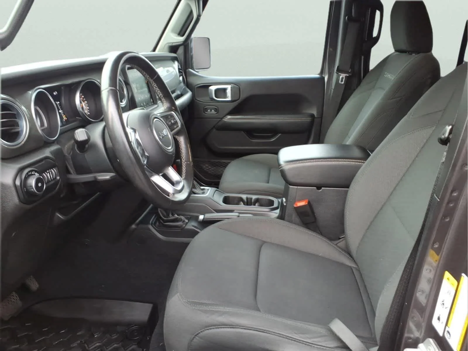 Used 2020 Granite Crystal Metallic Clearcoat Jeep Sahara image 17