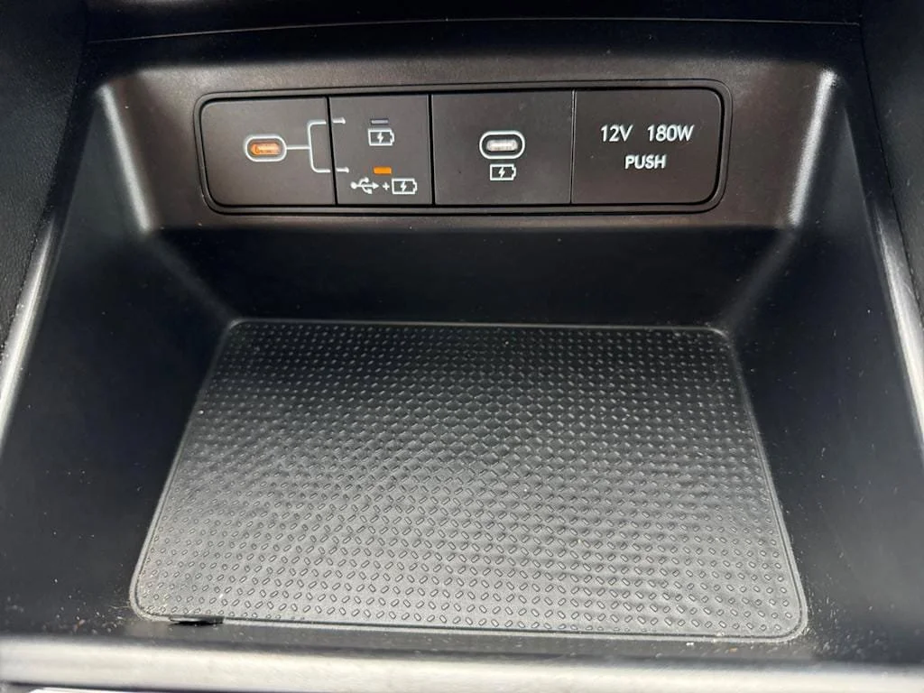 Used 2025 Gray Hyundai SE image 7