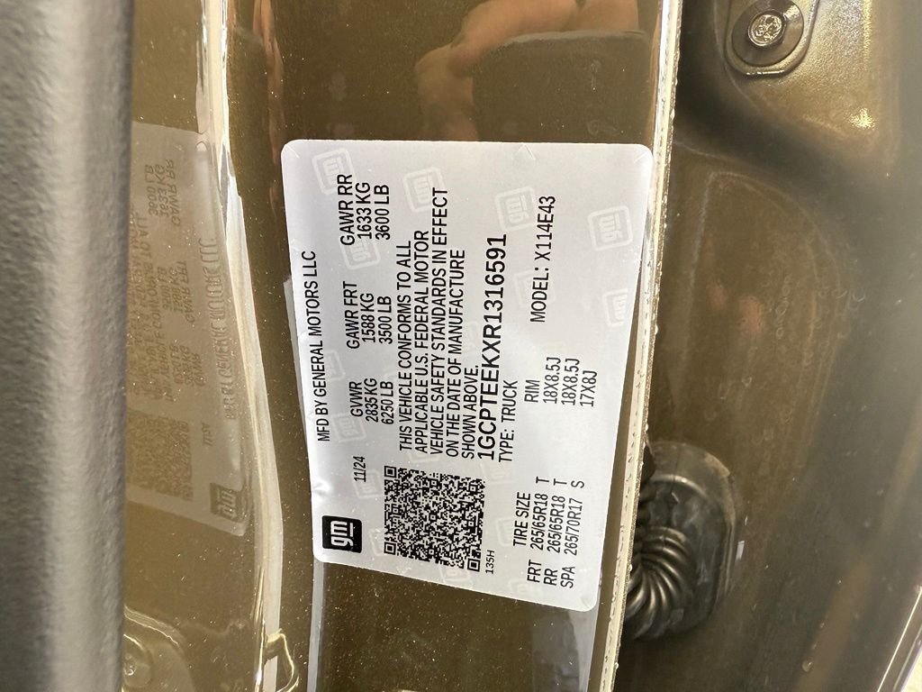 Used 2024 Bronze Metallic Chevrolet Trail Boss image 15