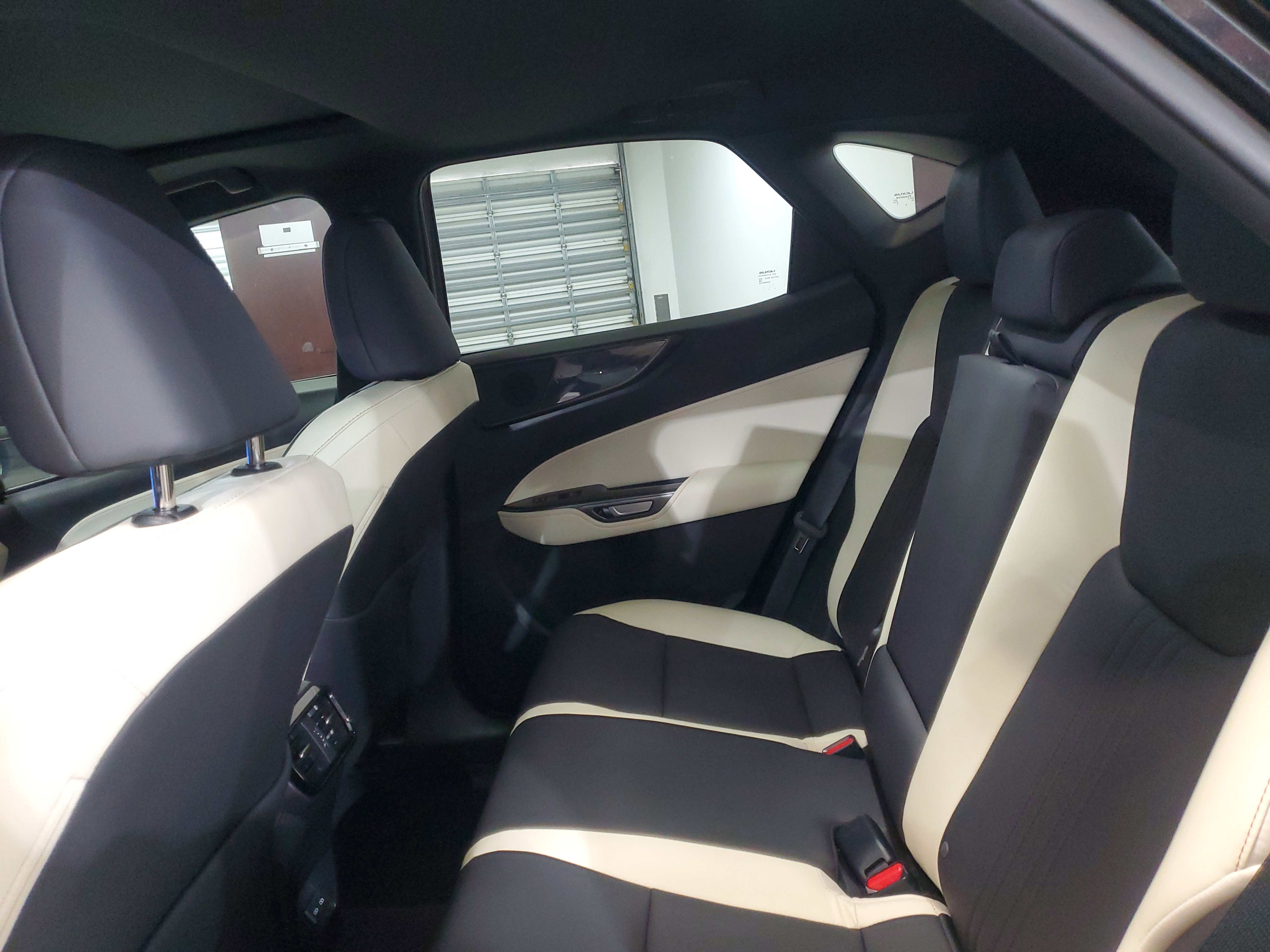 Used 2024  Lexus NX 250 Premium image 13