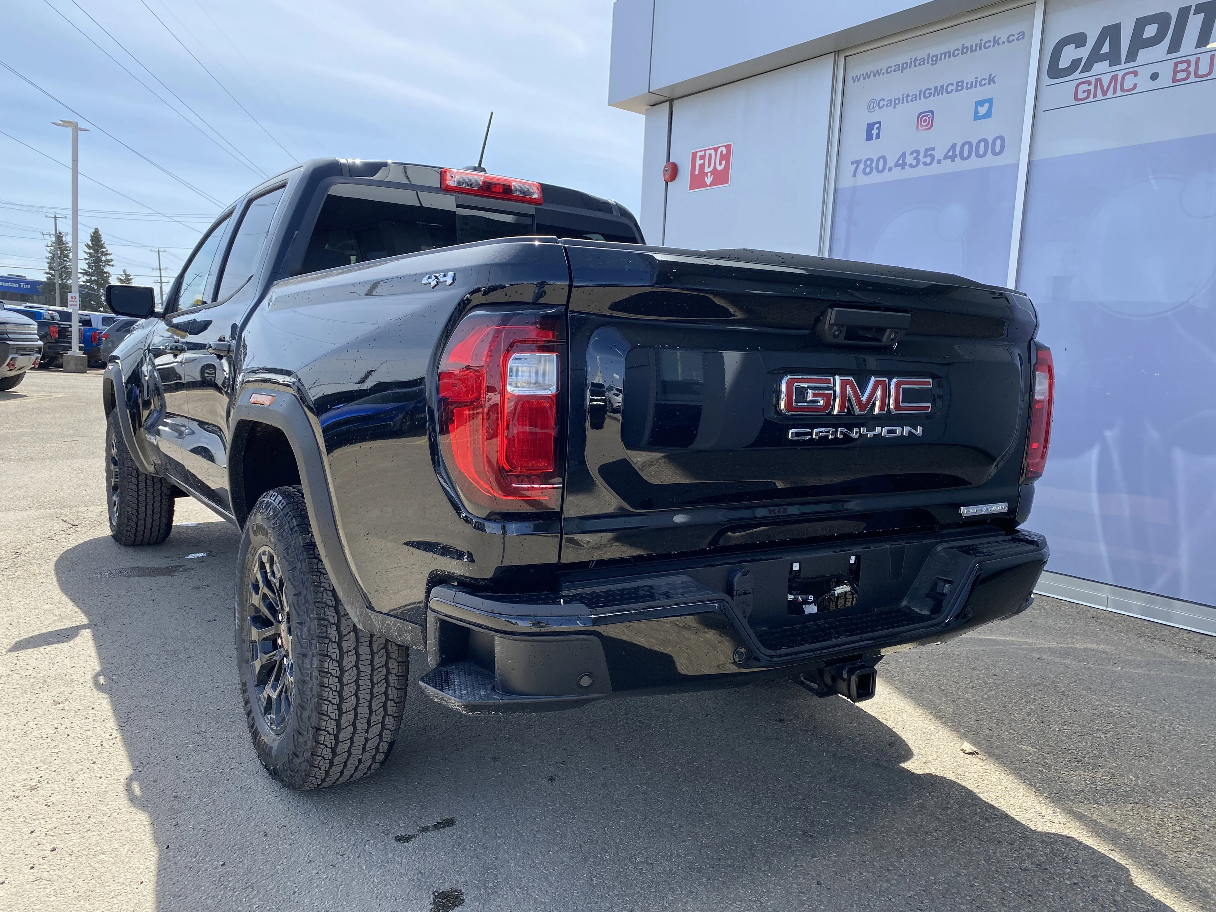 New 2026 ONYX BLACK GMC 4WD Elevation image 4