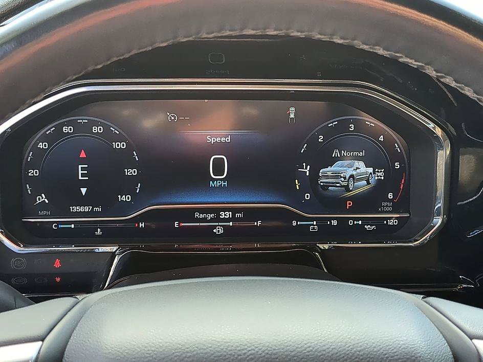 Used 2025 Summit White Chevrolet RST image 19