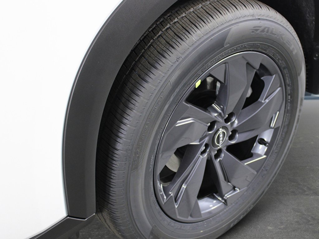 New 2026 Everest White Pearl Tricoat Nissan SV image 9