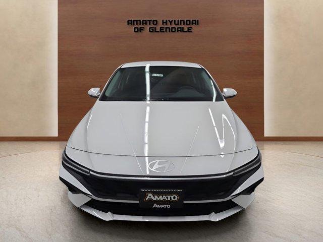 New 2026 White Hyundai SE image 9