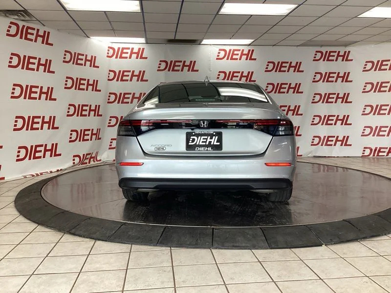 Used 2024  Honda LX image 6
