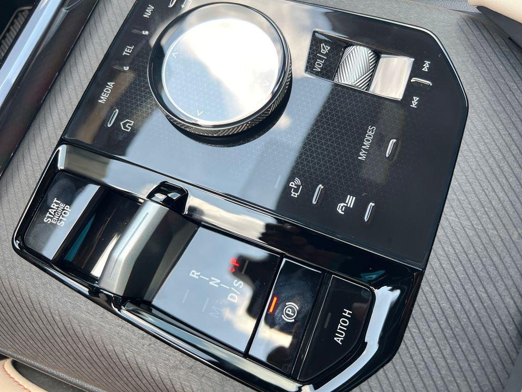 New 2026 Alpine White BMW 30 xDrive image 18