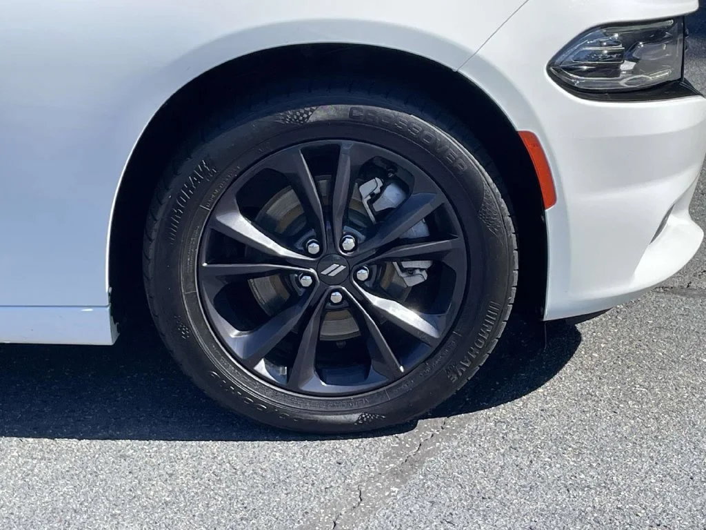 Used 2021 White Dodge SXT image 10