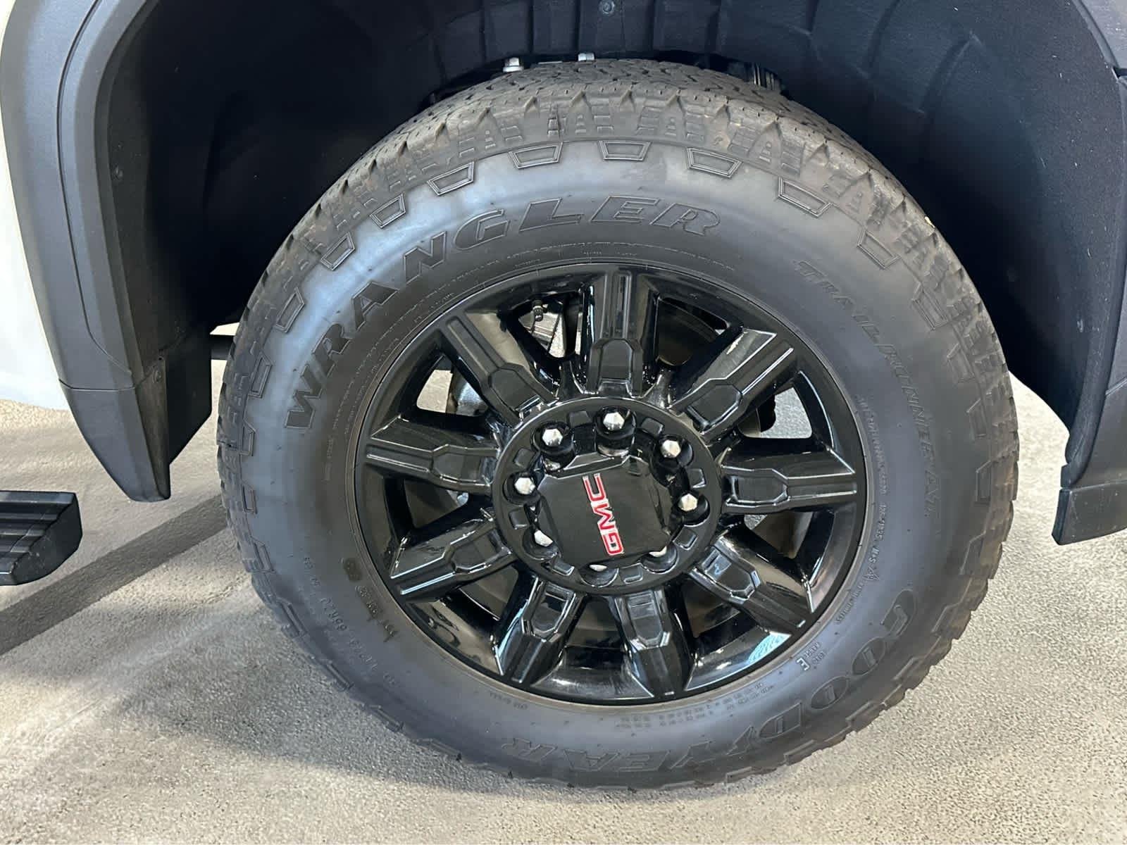 2025 GMC Sierra 3500HD AT4 - Photo 16