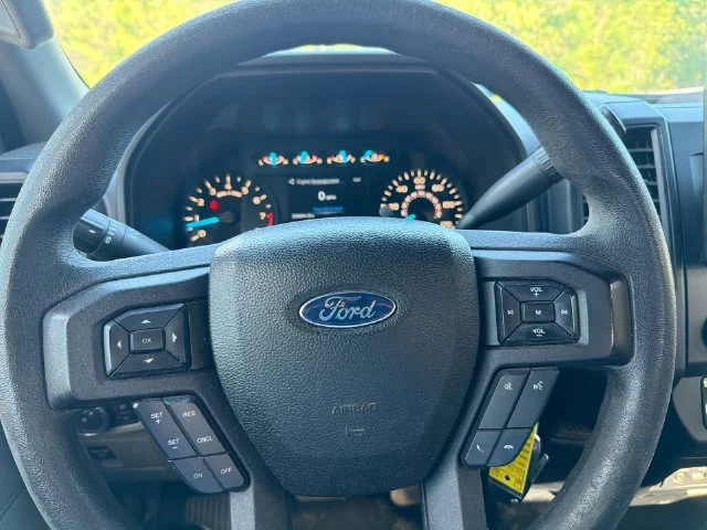Used 2015 Silver Ford XL image 16
