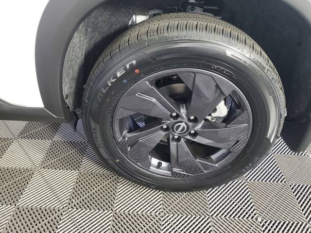 New 2026 Everest White Pearl TriCoat Nissan SV image 12