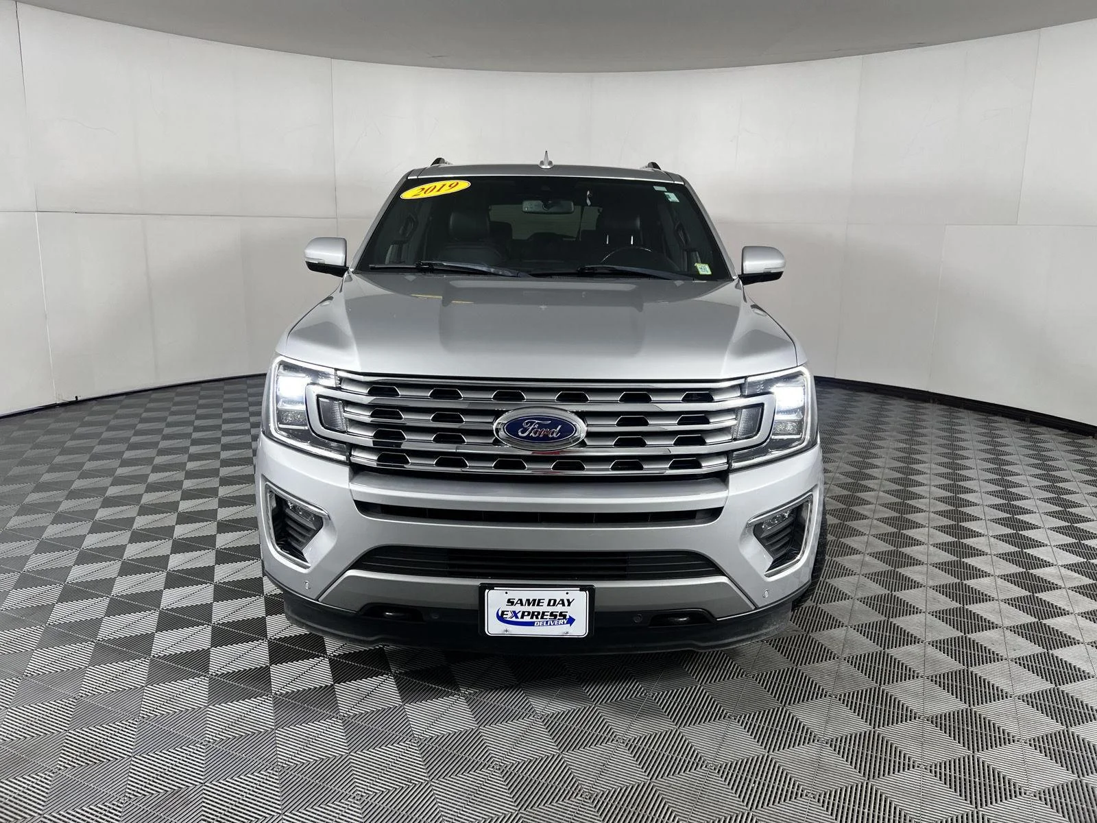 Used 2019 Ingot Silver Ford Limited image 3