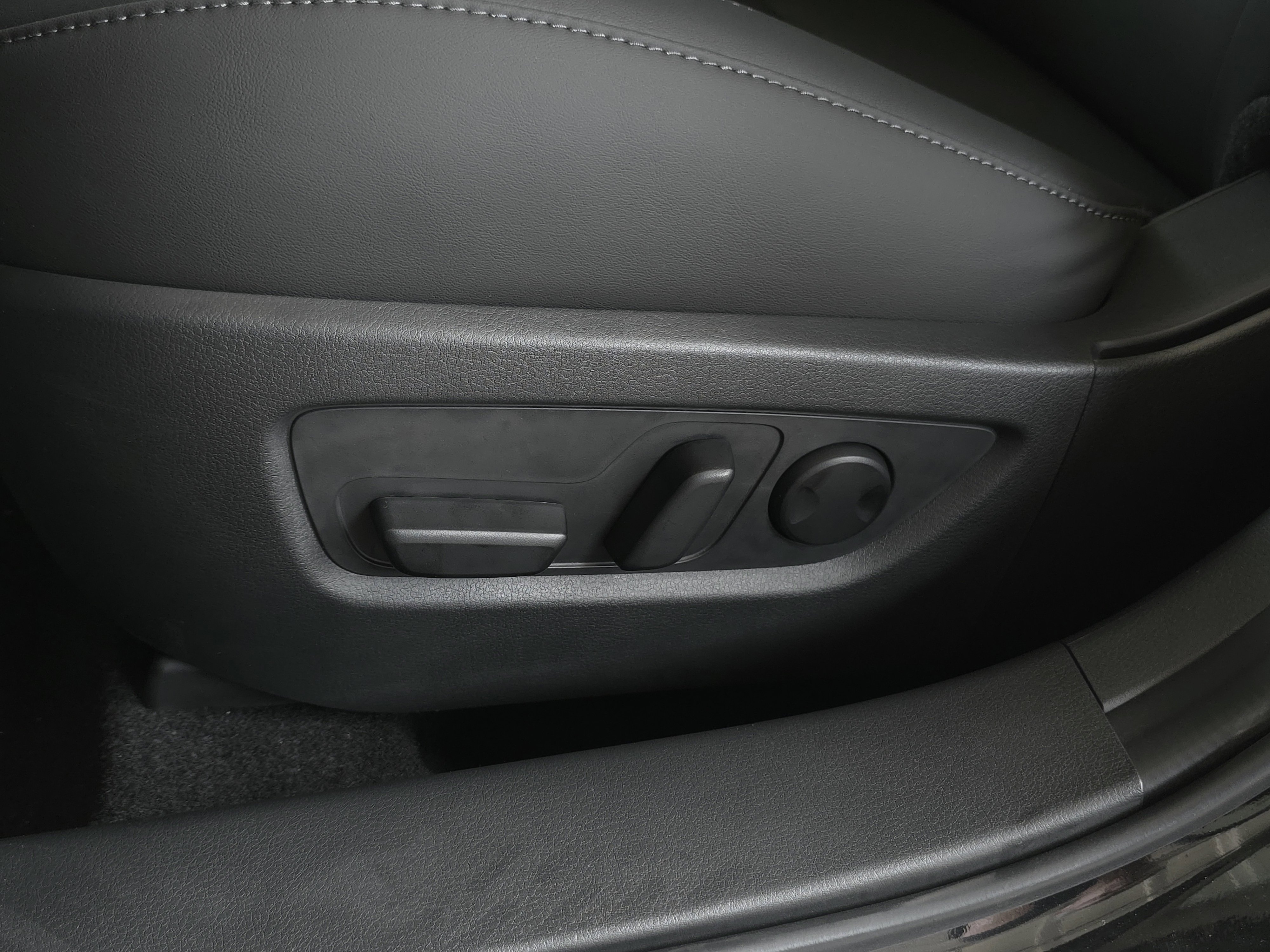 New 2026 Jet Black Mica Mazda 2.5 S Select Sport AWD image 11