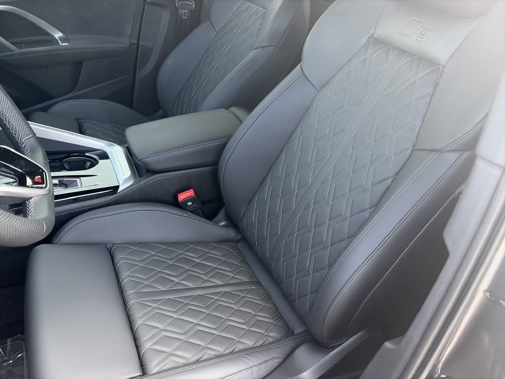 Used 2025  Audi 3.0T Premium Plus image 11