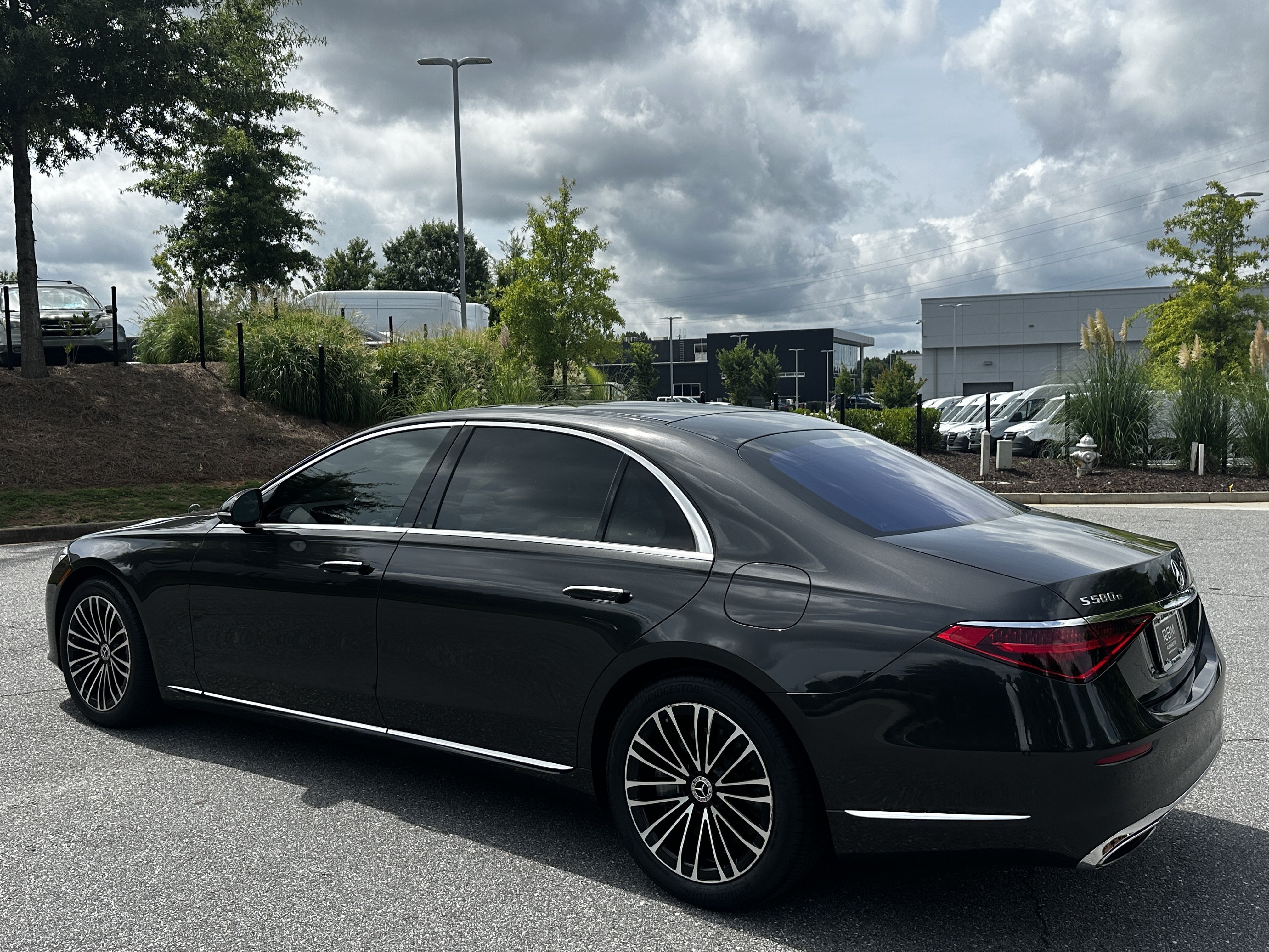 Certified Used 2023 Gray Mercedes-Benz S 580e image 6