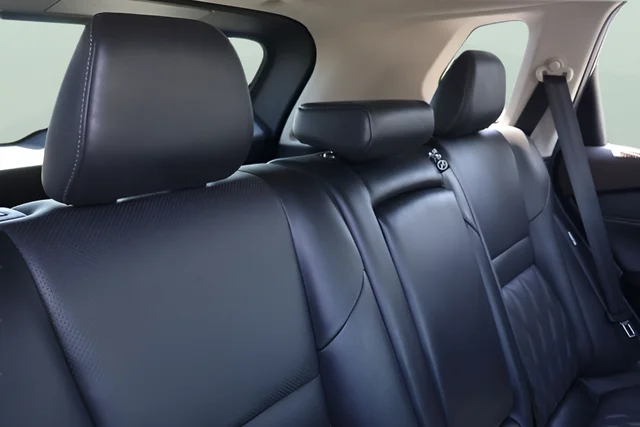Used 2021 Gray Nissan Platinum image 17