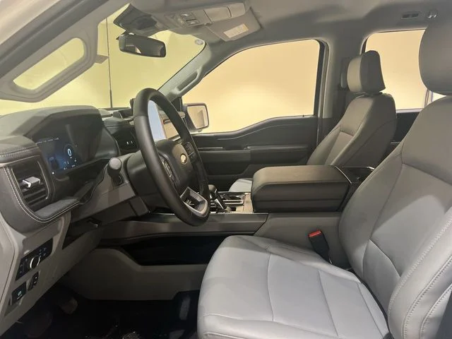 2025 Ford F-150 Lightning Flash - Photo 18