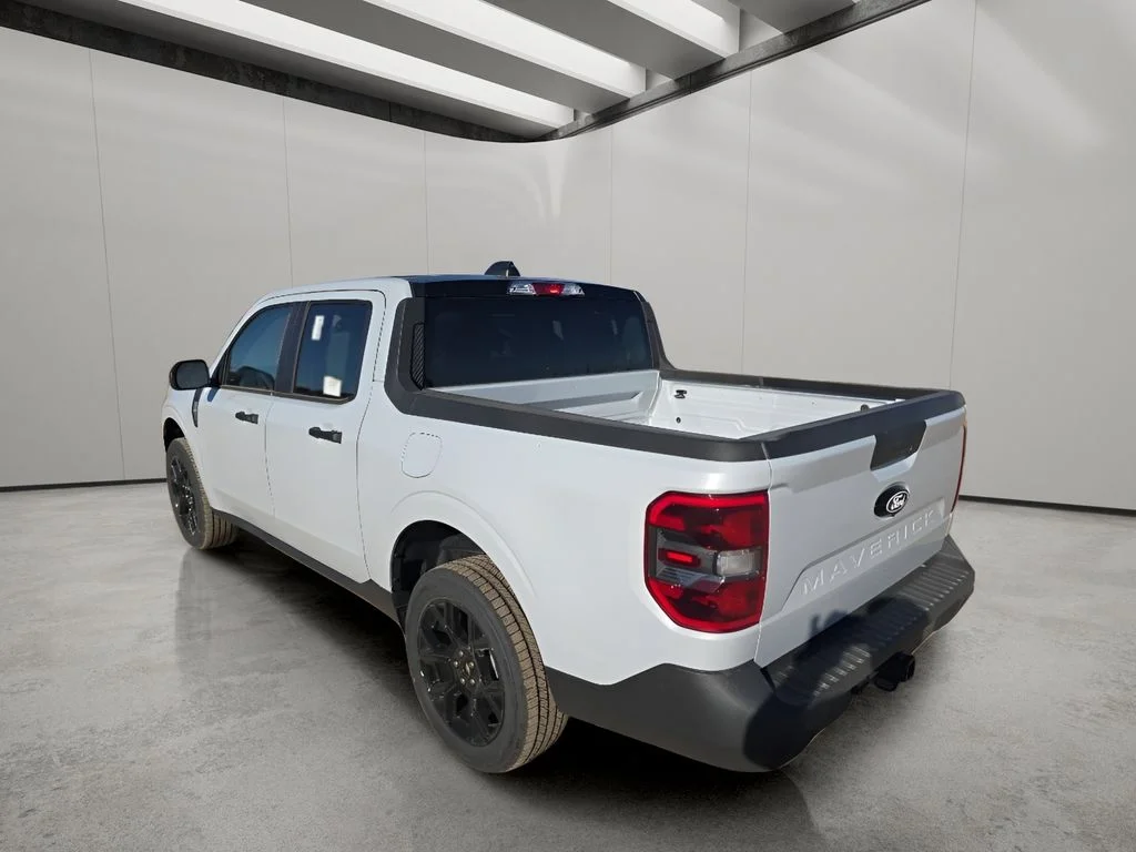 New 2026 Space White Metallic Ford XLT image 3