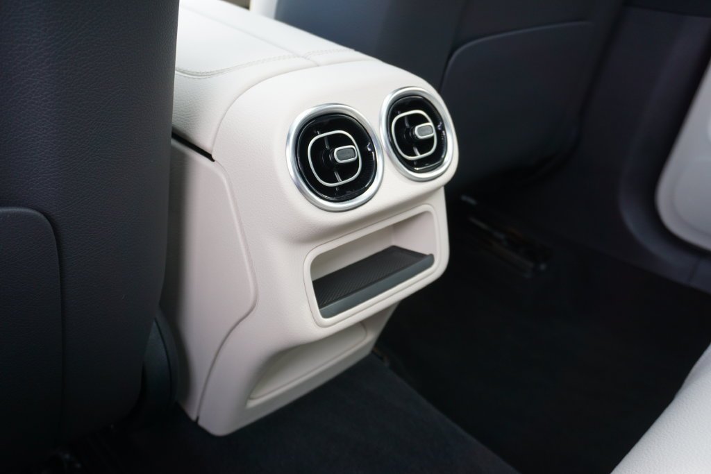 Certified Used 2024 Polar White Mercedes-Benz GLC 300 image 27