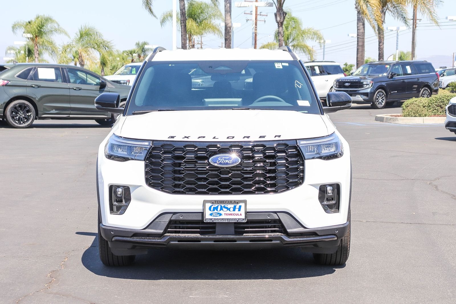 New 2026 Star White Metallic Tri-Coat Ford ST-Line image 2