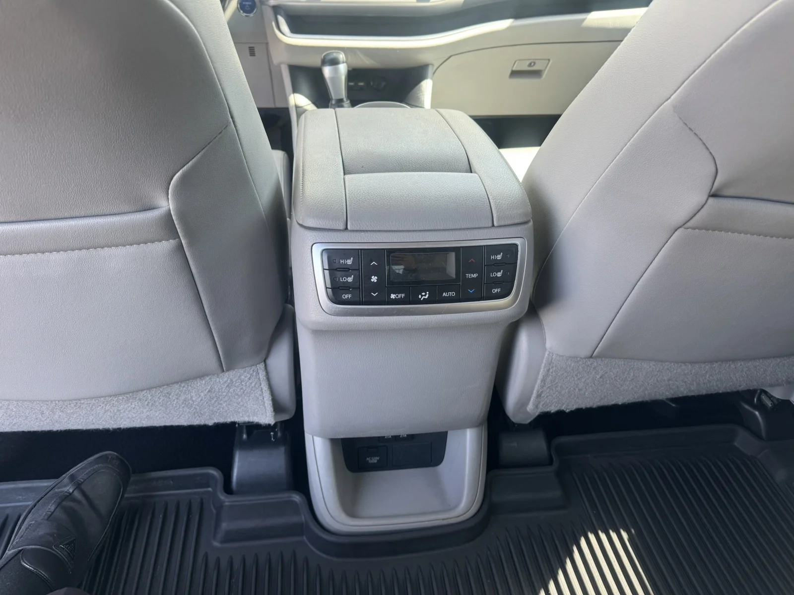 Used 2019  Toyota Hybrid Limited image 31