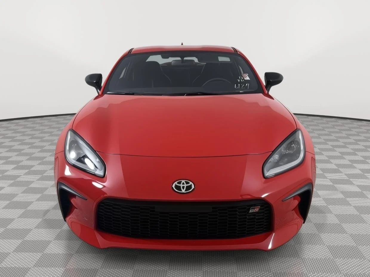 2025 Toyota GR86 Premium - Photo 9