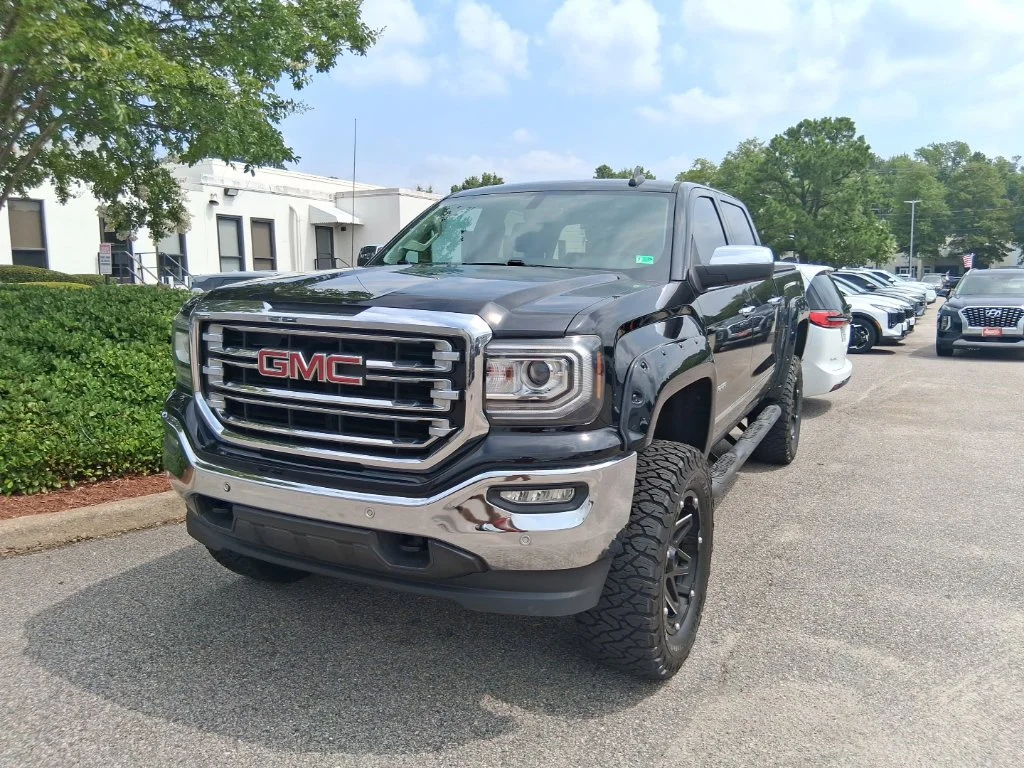 Used 2018 Black GMC SLT image 11
