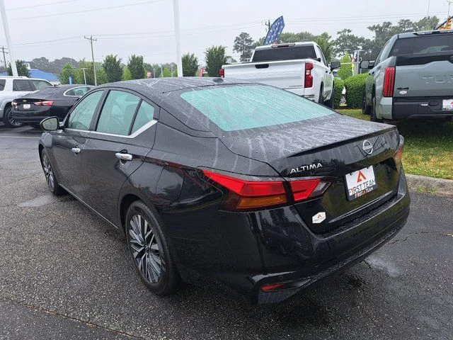 2025 Nissan Altima SV - Photo 11