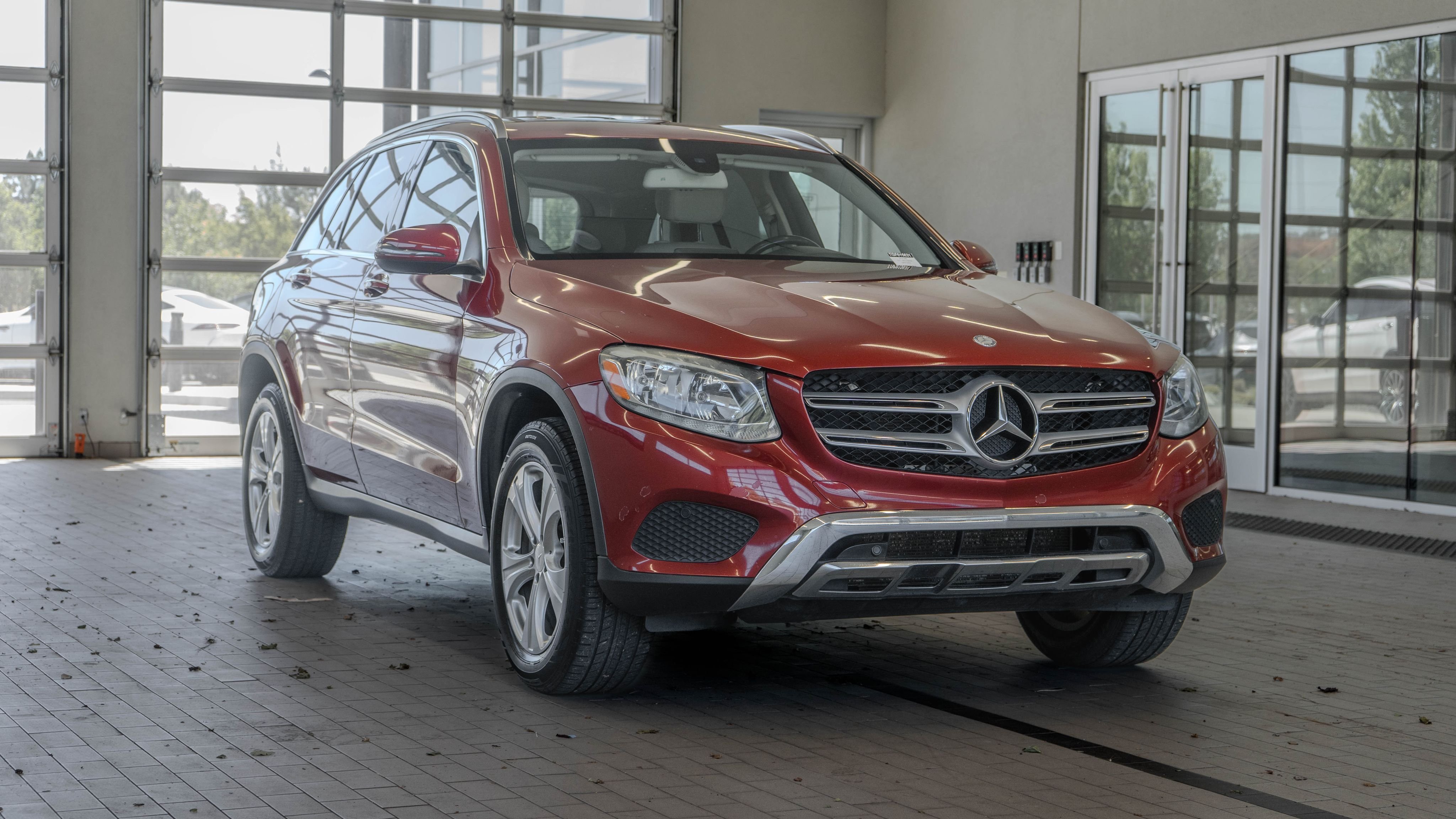 Used 2016 Red Mercedes-Benz GLC 300 image 10
