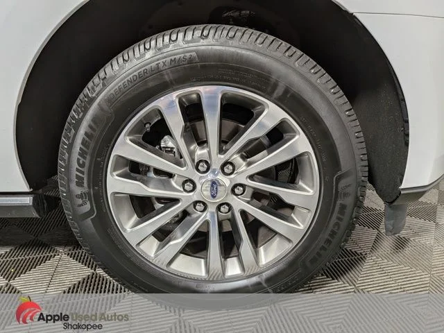 Used 2018 White Ford Limited image 59