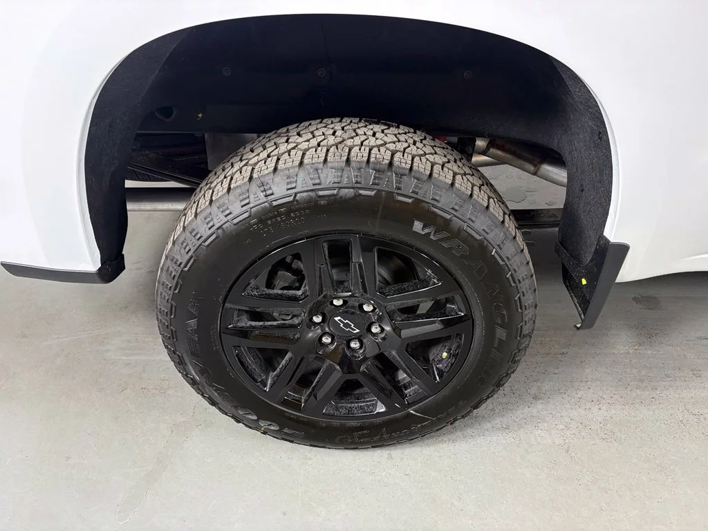 New 2026 Summit White Chevrolet LT Trail Boss image 13