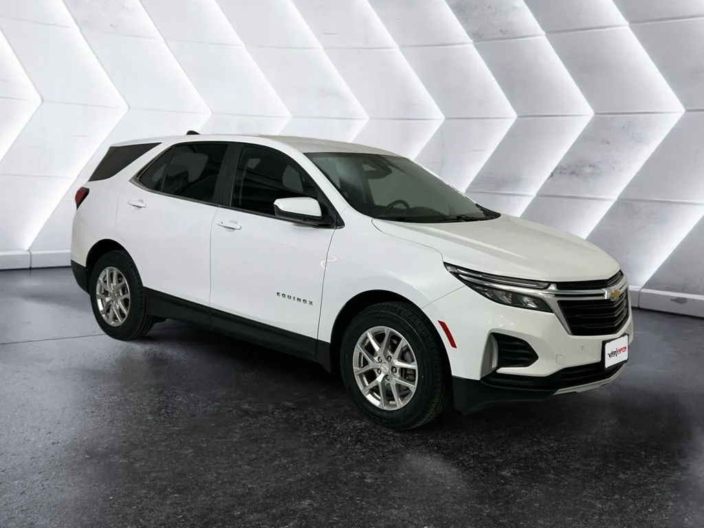 Used 2022 White Chevrolet LT image 1