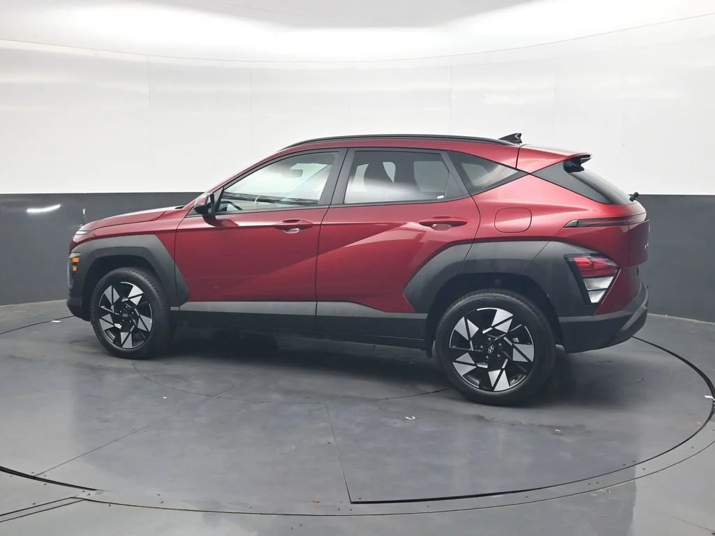 Used 2025 Red Hyundai SEL image 8