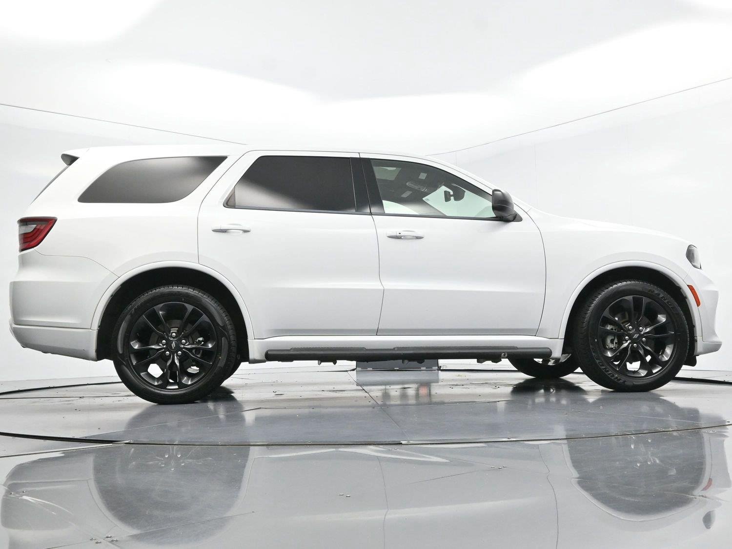 Used 2022 White Knuckle Clearcoat Dodge SXT image 55
