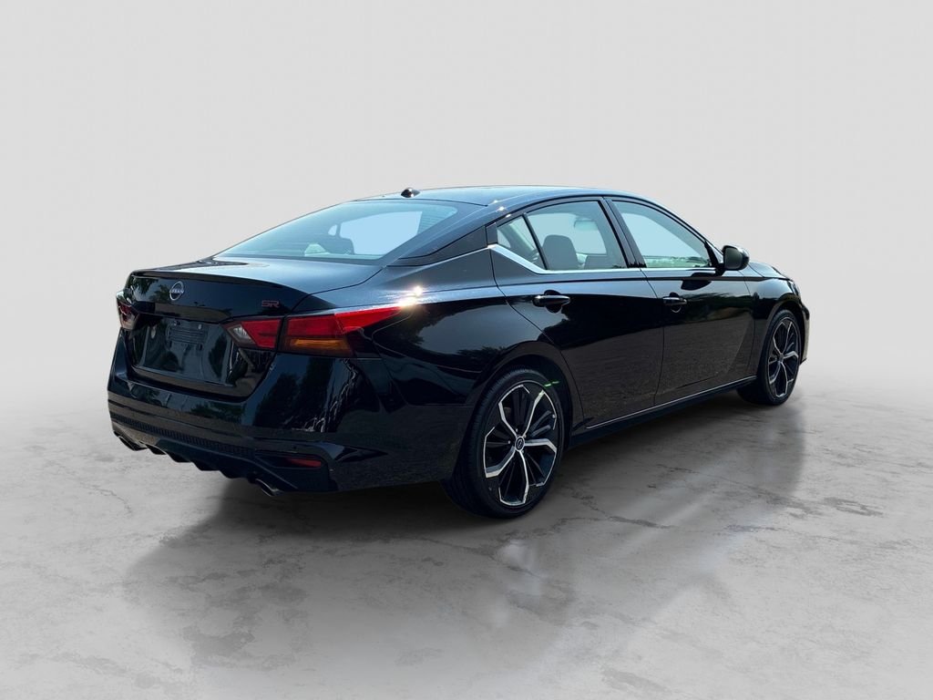 Used 2024 Black Nissan 2.5 SR image 7