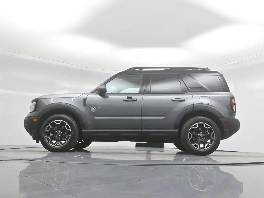New 2025 Carbonized Gray Metallic Ford Outer Banks image 7