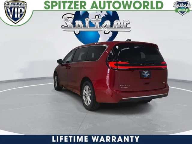 New 2027 Red Hot Pearl-Coat Exterior Paint Chrysler Select image 8