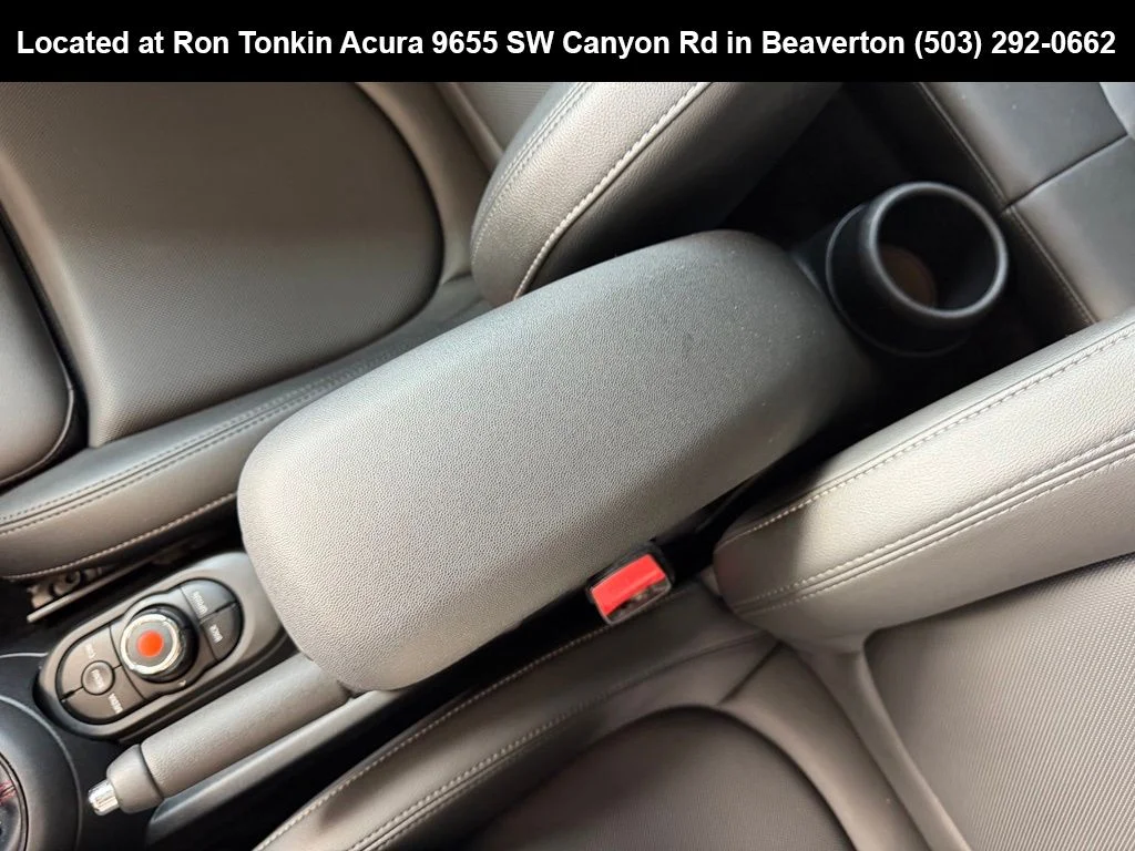 Used 2019 Solaris Orange Metallic MINI Classic image 26