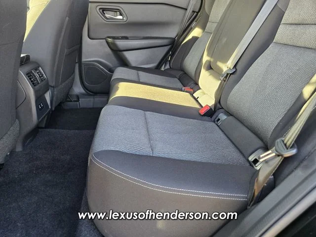 2025 Nissan Rogue SV - Photo 11