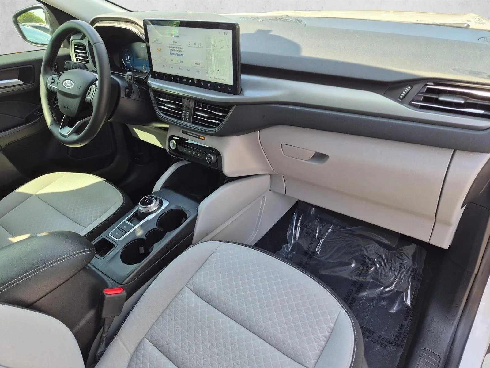 Used 2024 Oxford White Ford Active image 22