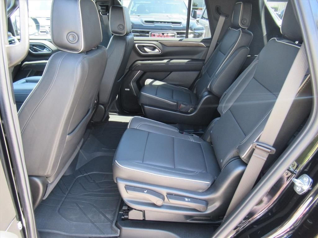 Used 2024 Black Chevrolet Premier image 33