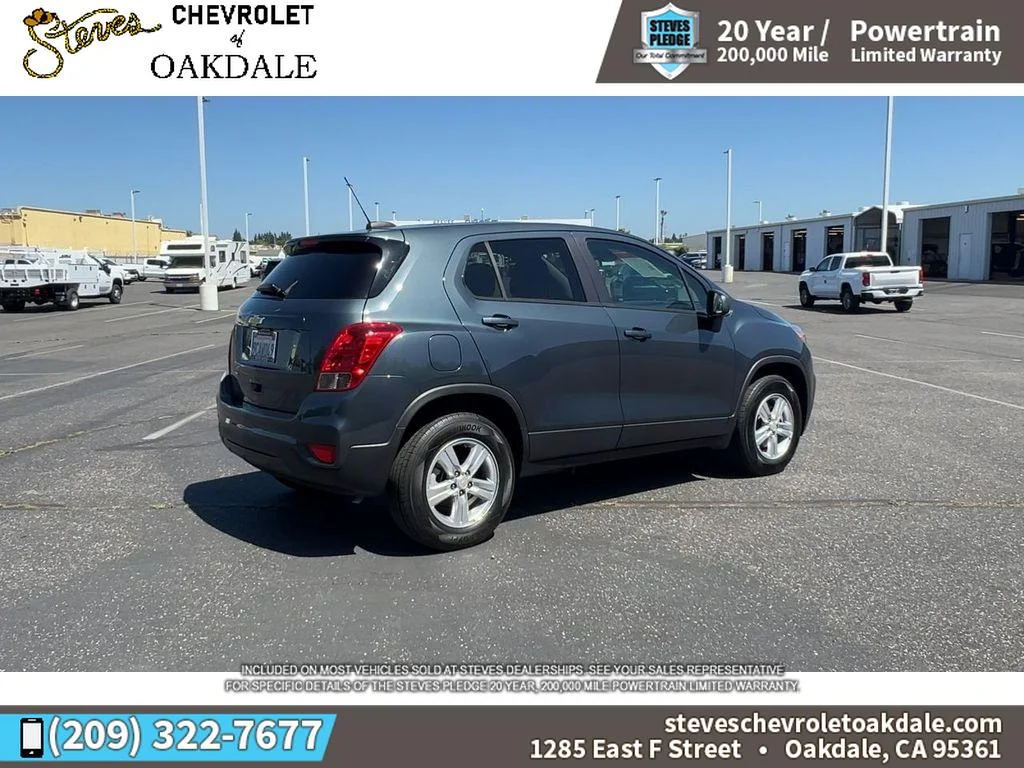 2022 Chevrolet Trax LS - Photo 12
