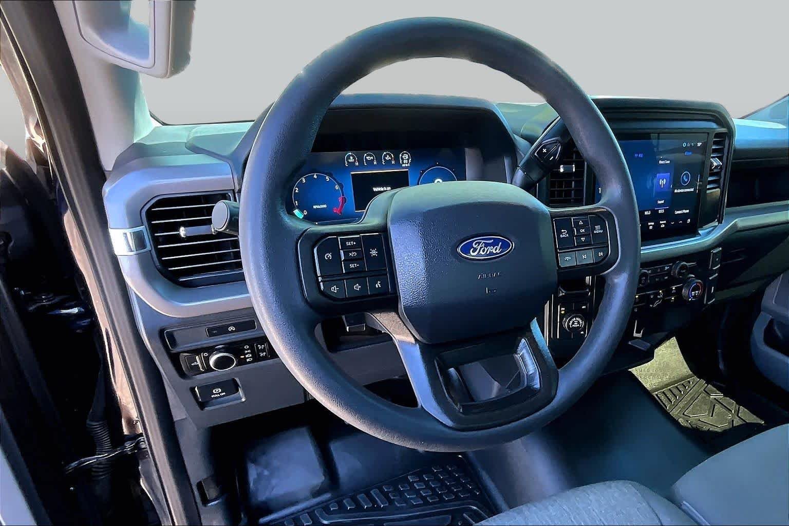 Used 2025 Blue Ford XL image 6